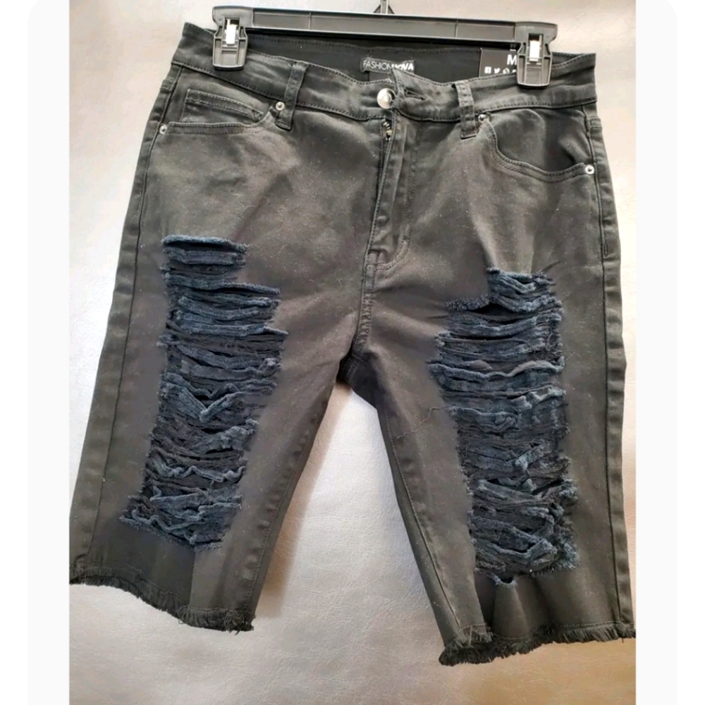 Fashion Nova Black Denim Distressed 5 Pocket Design Button Cut-Off Shorts Medium